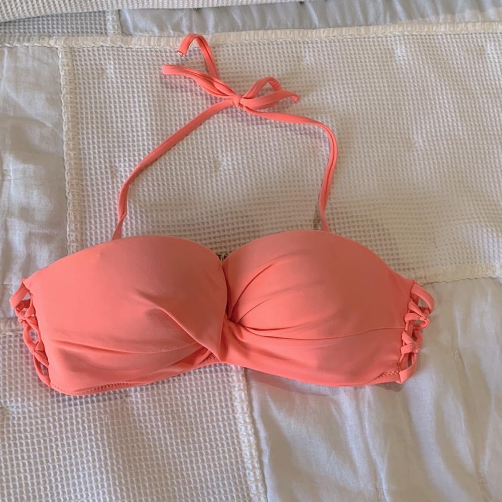 Coral bikini top with removable straps. Size S. Brand Rue Bleu